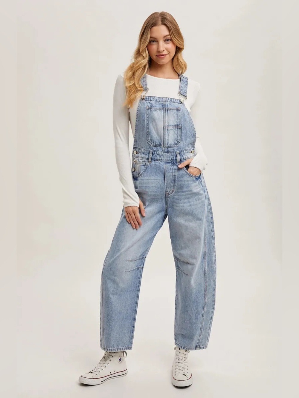 NWT BLUIVY - DENIM BARREL OVERALLS IN LIGHT WASH SIZE L